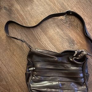 Shoulder bag. Genuine leather from Colorado. See pictures for measurement.